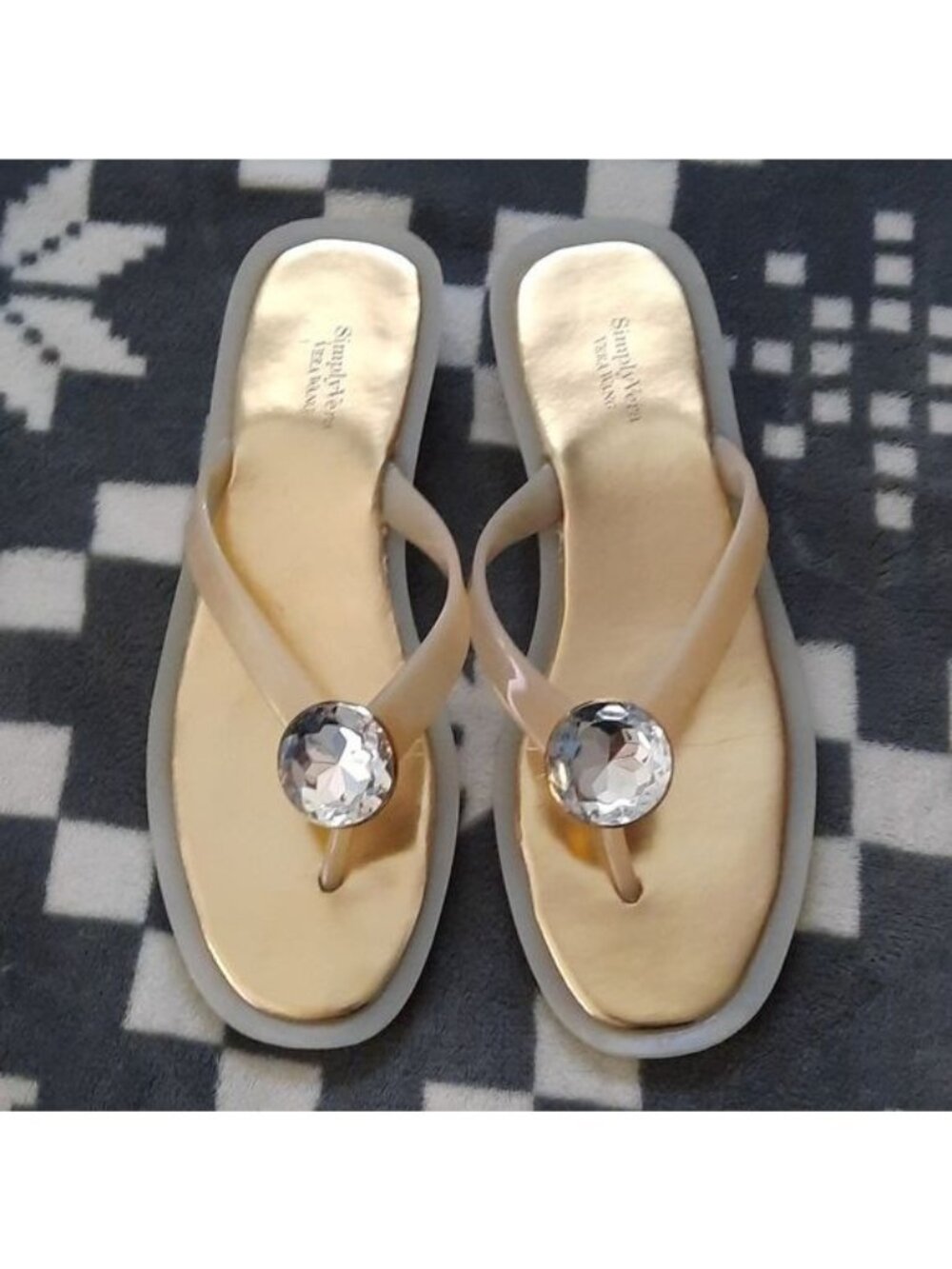 Simply Vera Vera Wang Beige Diamond EmbellishmentFlip Flop Sandals Size 7